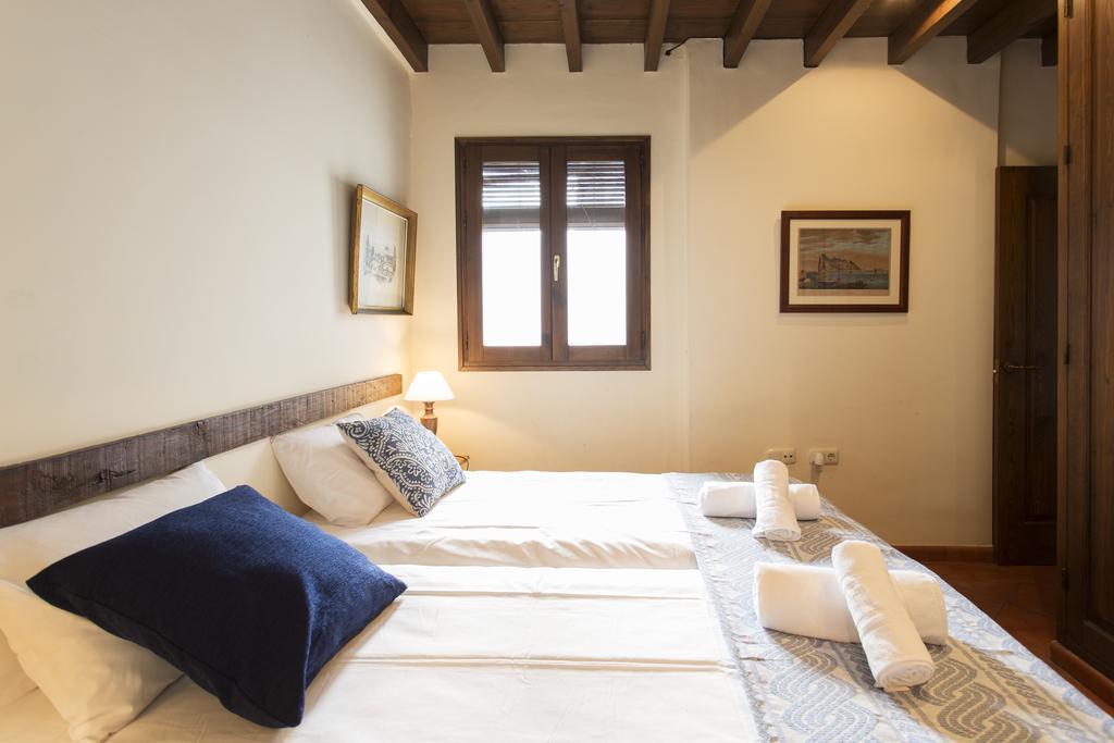 Apartamento Puerta Elvira Centro Free Parking Granada Buitenkant foto